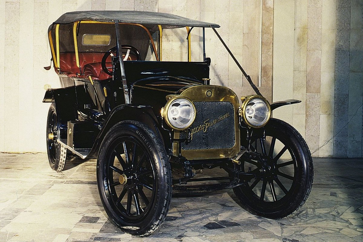 Чем удивили мир первые российские автомобили